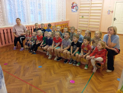 Новогодняя сказка "Как колобок за елкой ходил".