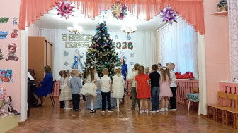 Новогодний праздник в группе "Кораблик".